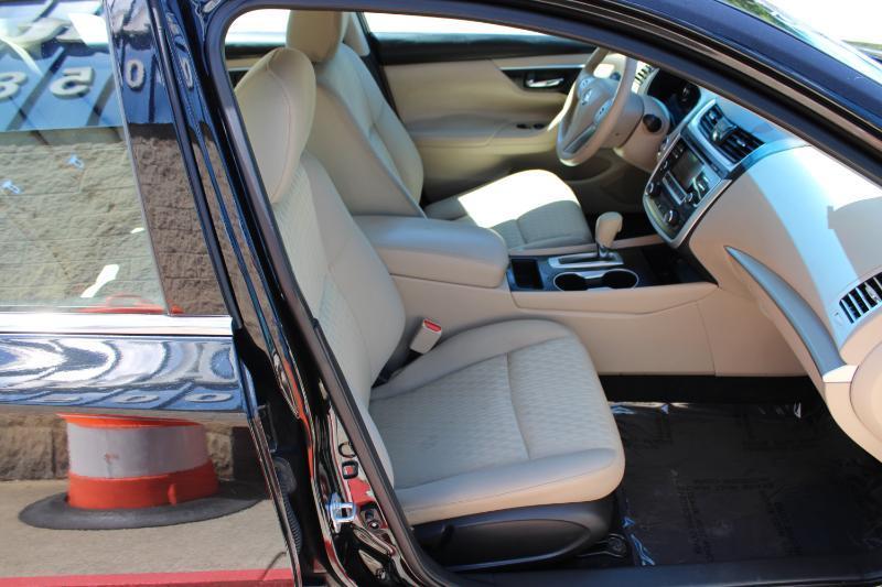 Nissan Altima 2.5 SV Sedan 2017