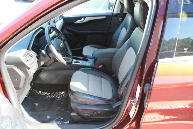 Ford Escape Titanium Hybrid FWD 2021