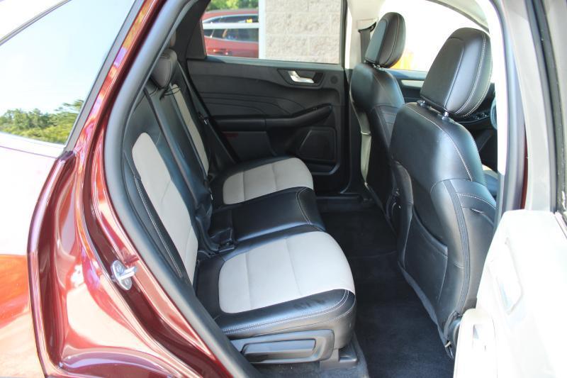 Ford Escape Titanium Hybrid FWD 2021