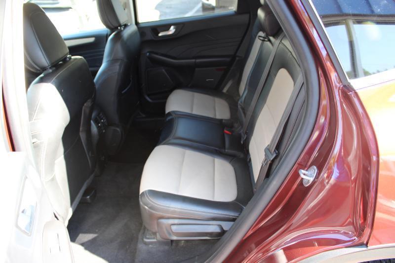 Ford Escape Titanium Hybrid FWD 2021