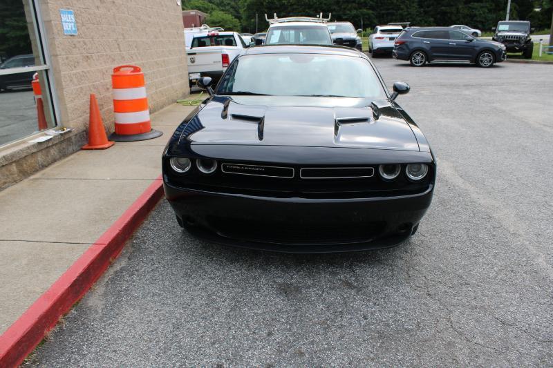 Dodge Challenger SXT RWD 2019