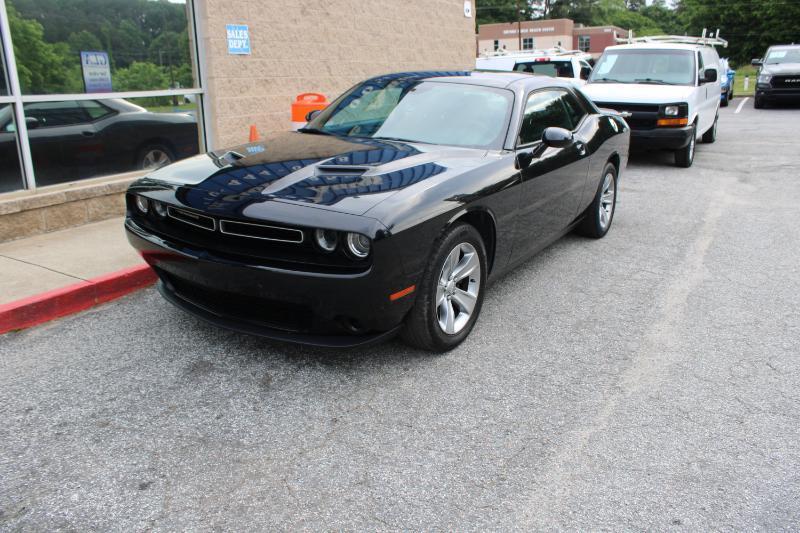 Dodge Challenger SXT RWD 2019