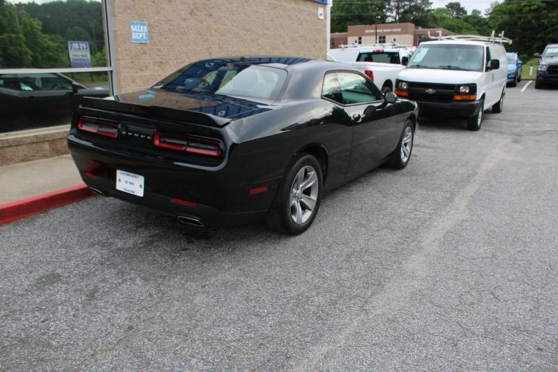 Dodge Challenger SXT RWD 2019