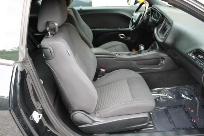 Dodge Challenger SXT RWD 2019
