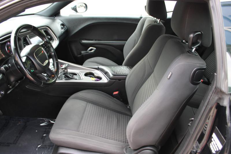 Dodge Challenger SXT RWD 2019