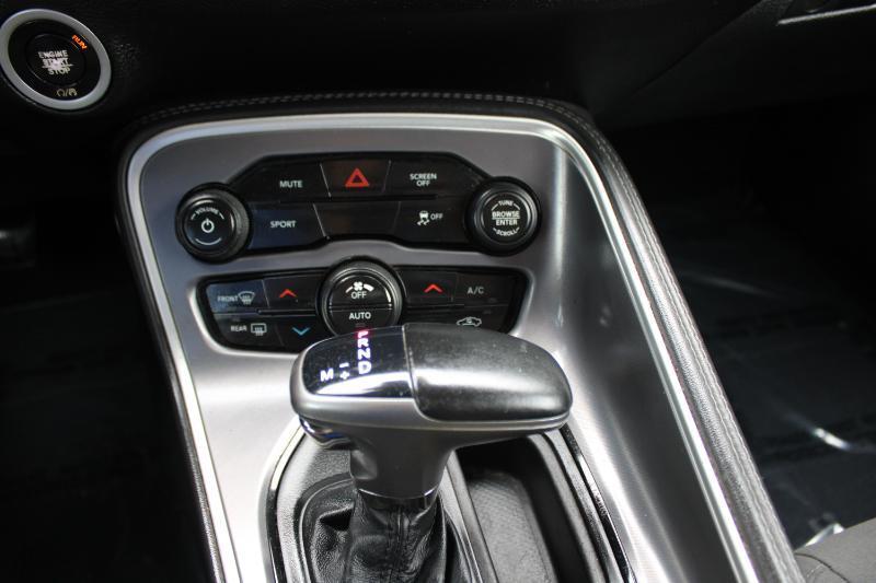 Dodge Challenger SXT RWD 2019