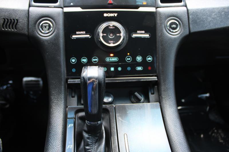 Ford Taurus 4dr Sdn SHO AWD 2015