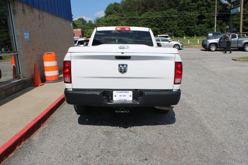 RAM 1500 Classic Tradesman 4x2 Quad Cab 6'4" Box 2022