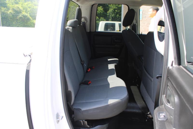 RAM 1500 Classic Tradesman 4x2 Quad Cab 6'4" Box 2022