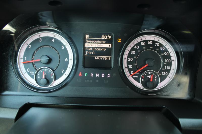 RAM 1500 Classic Tradesman 4x2 Quad Cab 6'4" Box 2022
