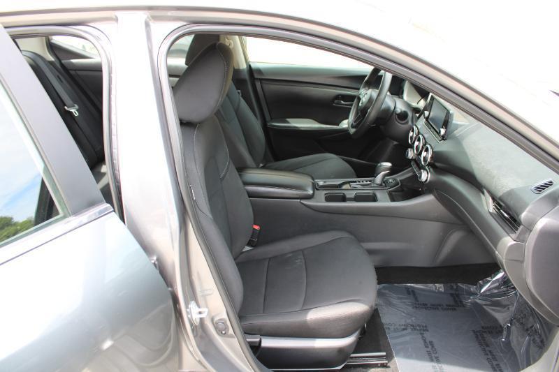 Nissan Sentra S CVT 2024