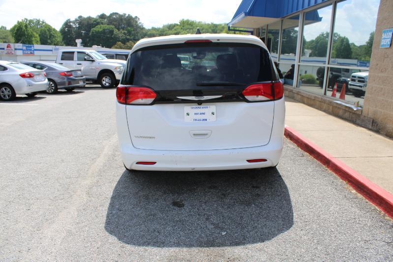 Chrysler Voyager LX FWD 2024