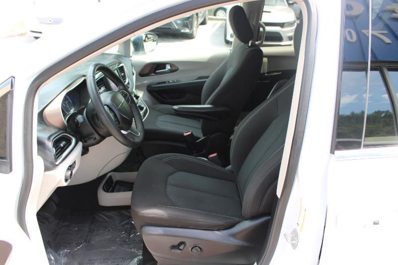 Chrysler Voyager LX FWD 2024