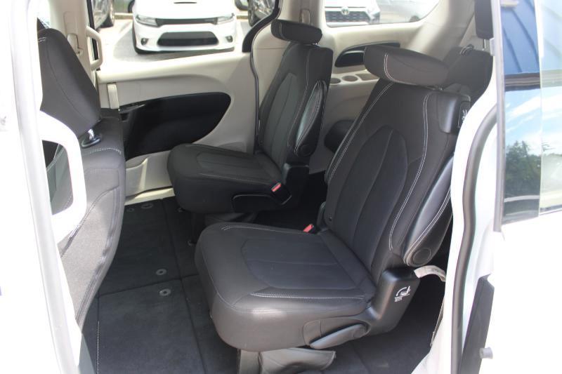 Chrysler Voyager LX FWD 2024