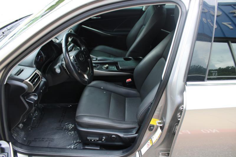 Lexus IS 200t 4dr Sdn 2016