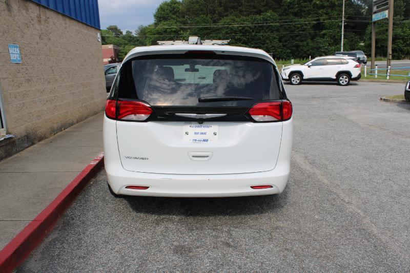 Chrysler Voyager LX FWD 2022
