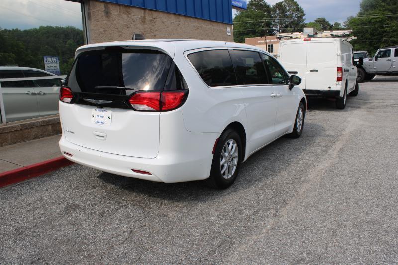 Chrysler Voyager LX FWD 2022