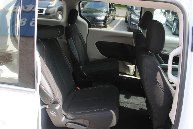 Chrysler Voyager LX FWD 2022
