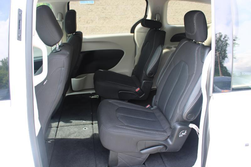 Chrysler Voyager LX FWD 2022