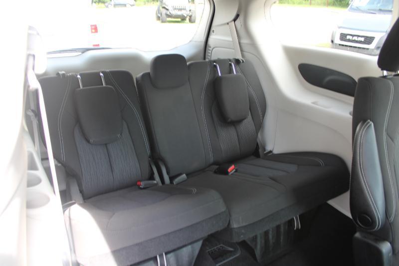 Chrysler Voyager LX FWD 2022