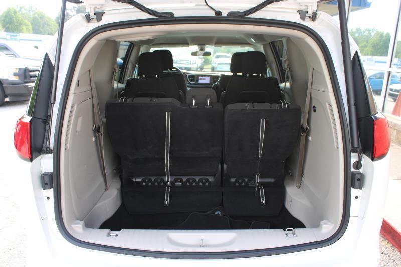 Chrysler Voyager LX FWD 2022