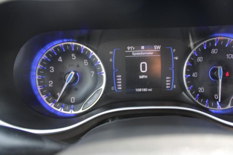 Chrysler Voyager LX FWD 2022