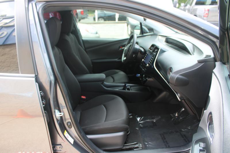 Toyota Prius LE (Natl) 2022