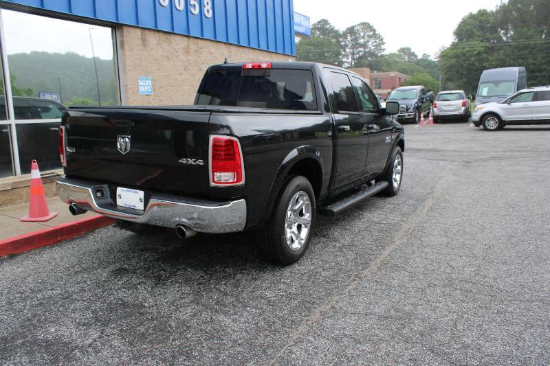 RAM 1500 Laramie 4x4 Crew Cab 5'7" Box 2017
