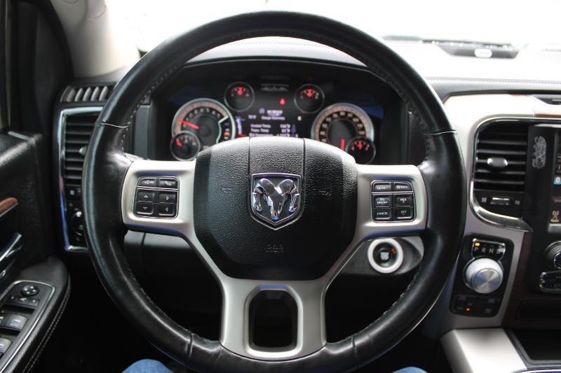 RAM 1500 Laramie 4x4 Crew Cab 5'7" Box 2017