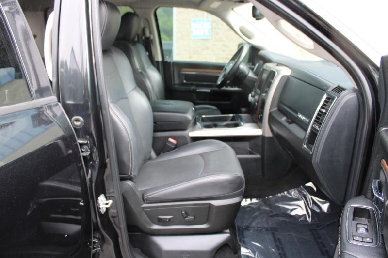 RAM 1500 Laramie 4x4 Crew Cab 5'7" Box 2017