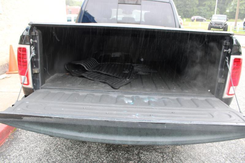 RAM 1500 Laramie 4x4 Crew Cab 5'7" Box 2017