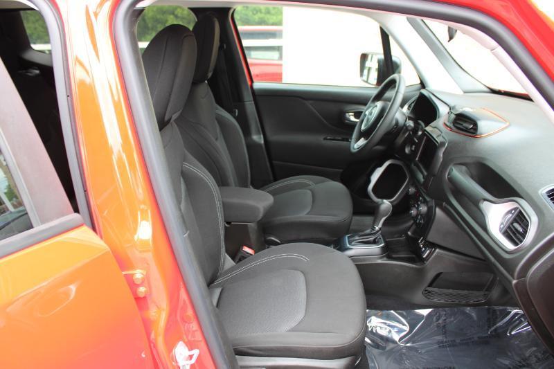 Jeep Renegade Jeepster FWD *Ltd Avail* 2021