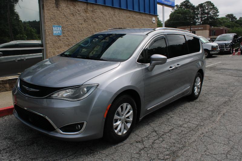 Chrysler Pacifica Touring L FWD 2019