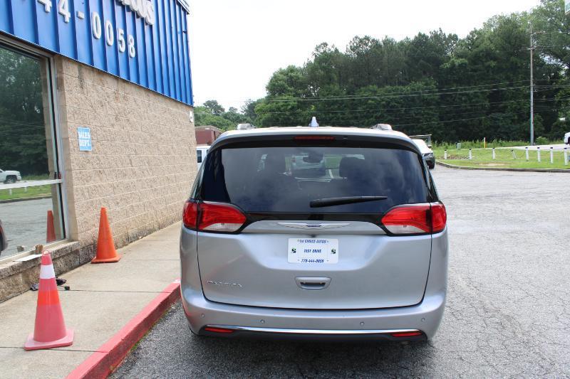 Chrysler Pacifica Touring L FWD 2019