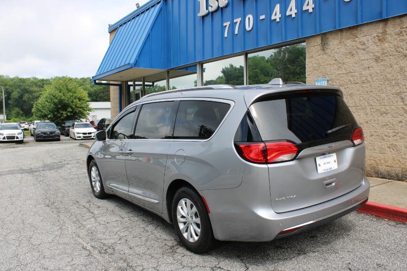 Chrysler Pacifica Touring L FWD 2019