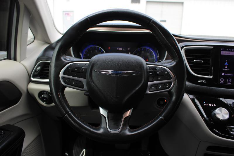 Chrysler Pacifica Touring L FWD 2019