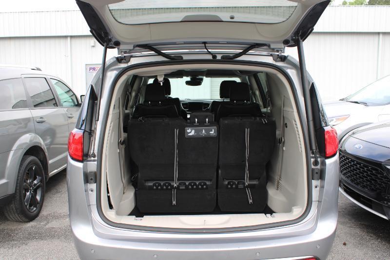 Chrysler Pacifica Touring L FWD 2019