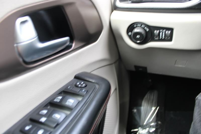 Chrysler Pacifica Touring L FWD 2019