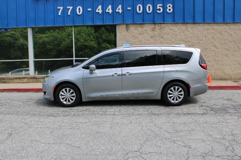 Chrysler Pacifica Touring L FWD 2019
