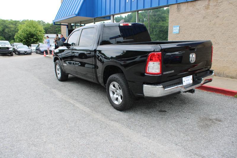 RAM 1500 Big Horn 4x2 Crew Cab 5'7" Box 2022
