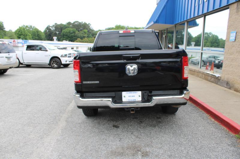 RAM 1500 Big Horn 4x2 Crew Cab 5'7" Box 2022