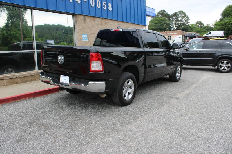 RAM 1500 Big Horn 4x2 Crew Cab 5'7" Box 2022