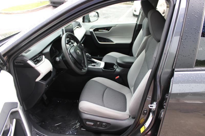 Toyota RAV4 Hybrid XLE AWD (Natl) 2023