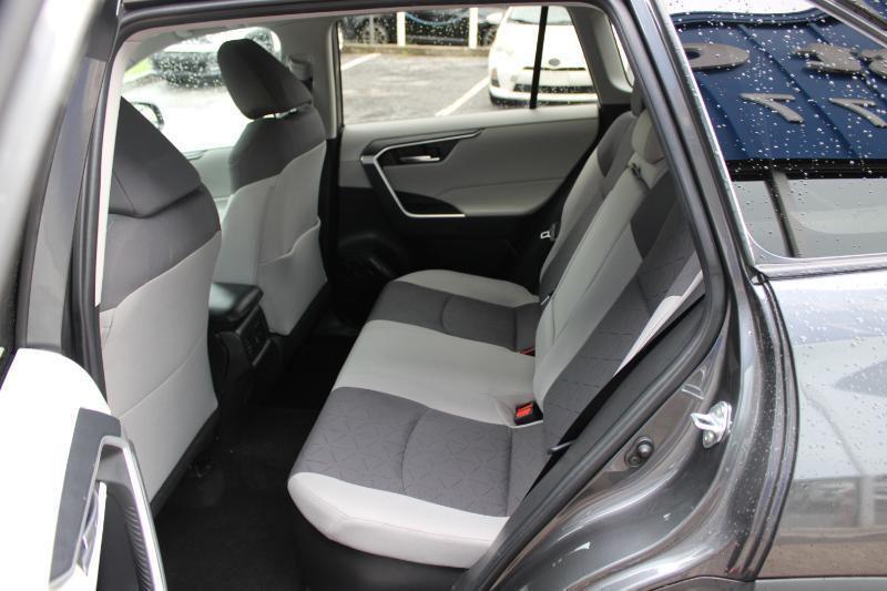 Toyota RAV4 Hybrid XLE AWD (Natl) 2023