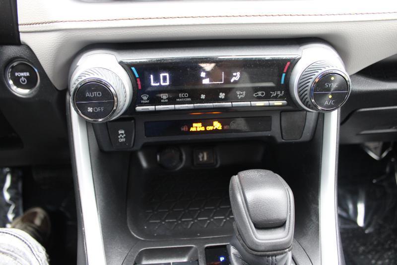 Toyota RAV4 Hybrid XLE AWD (Natl) 2023