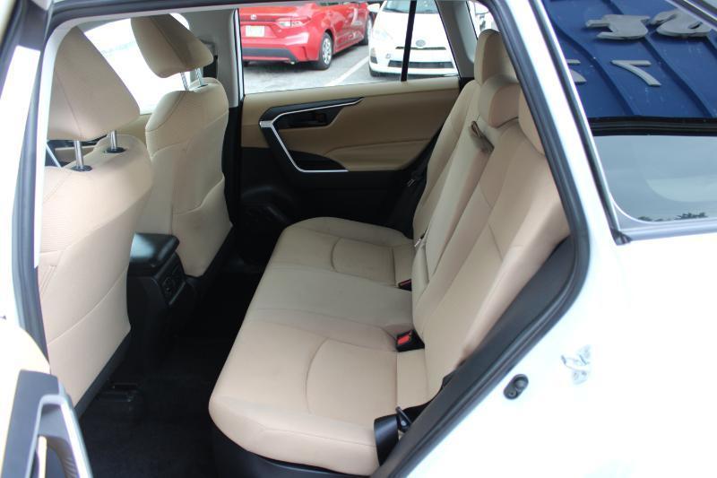 Toyota RAV4 Hybrid LE AWD (Natl) 2021