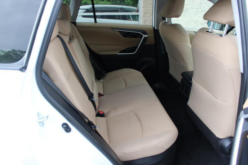 Toyota RAV4 Hybrid LE AWD (Natl) 2021