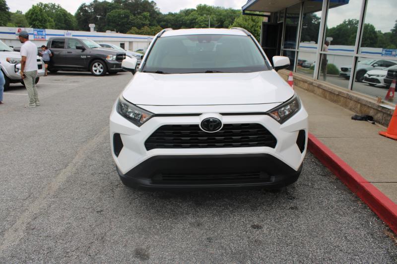 Toyota RAV4 LE FWD (Natl) 2019