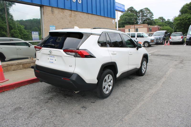 Toyota RAV4 LE FWD (Natl) 2019