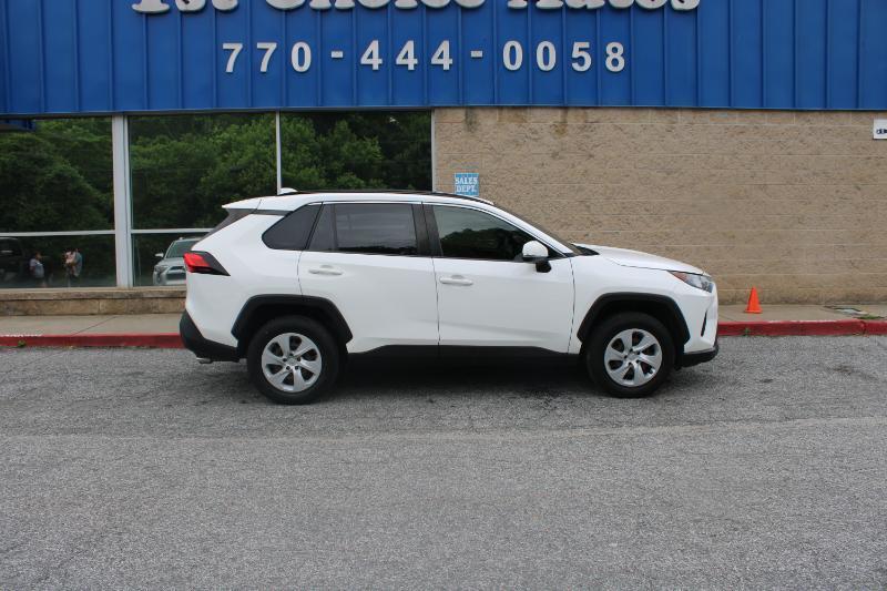 Toyota RAV4 LE FWD (Natl) 2019